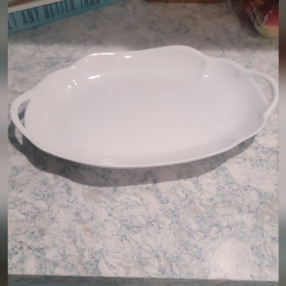 EUC Elegant White Serving Platter